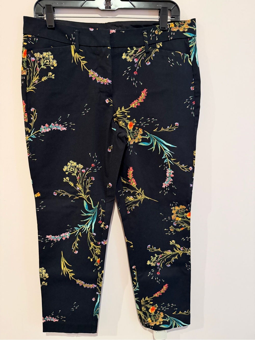 Worthington Black Floral Print Ankle Pants